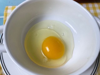 날계란 먹어도 성대에 ‘윤활유 작용’ 못해